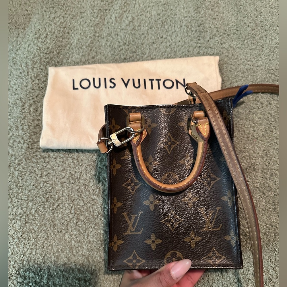 LOUIS VUITTON PETIT SAC PLAT